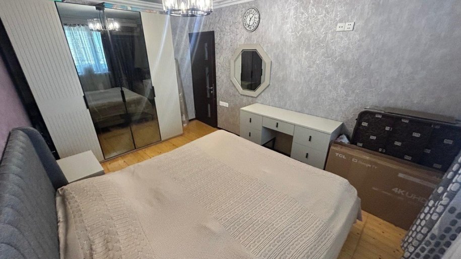 Satılır 3 otaqlı köhnə tikili, 70 m², Qara Qarayev m.-12