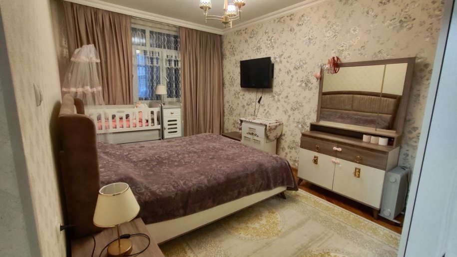 Satılır 4 otaqlı köhnə tikili, 105 m², Əhmədli m.-17