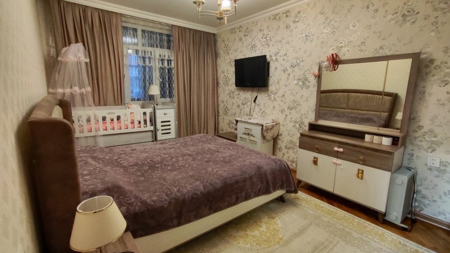 Satılır 4 otaqlı köhnə tikili, 105 m², Əhmədli m.-18