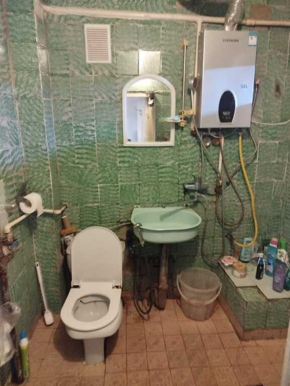 Satılır 2 otaqlı köhnə tikili, 60 m², İnşaatçılar m.-3