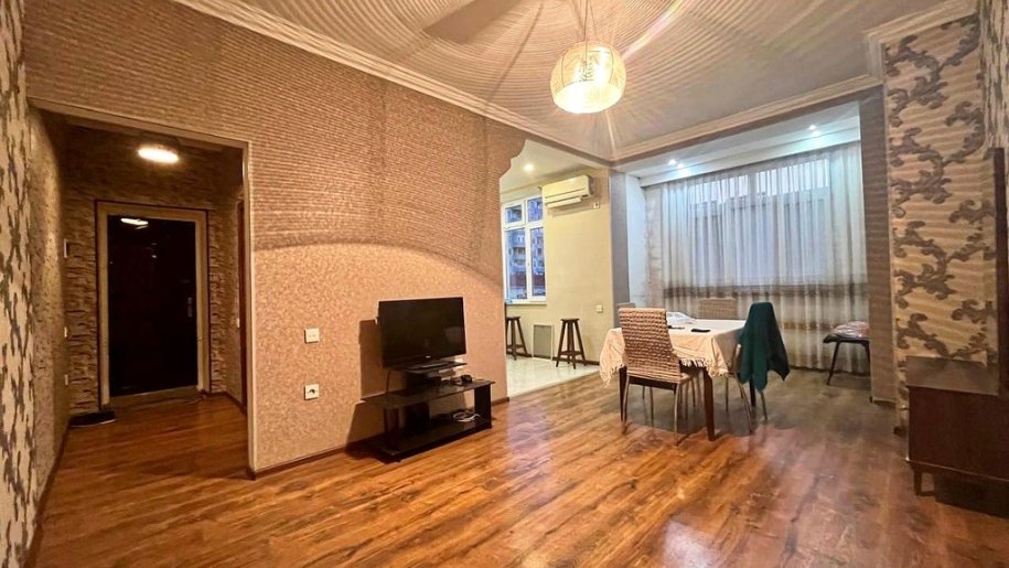 Satılır 2 otaqlı köhnə tikili, 50 m², Qara Qarayev m.-1