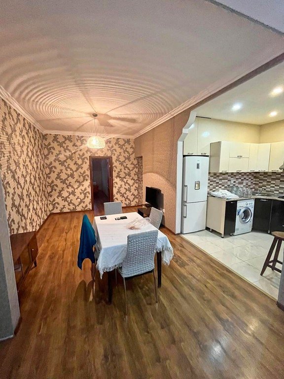 Satılır 2 otaqlı köhnə tikili, 50 m², Qara Qarayev m.-4