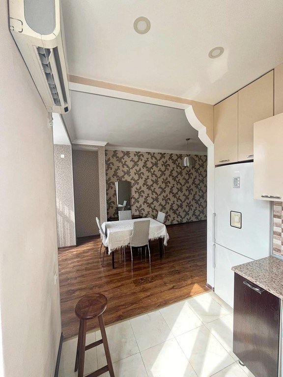 Satılır 2 otaqlı köhnə tikili, 50 m², Qara Qarayev m.-5