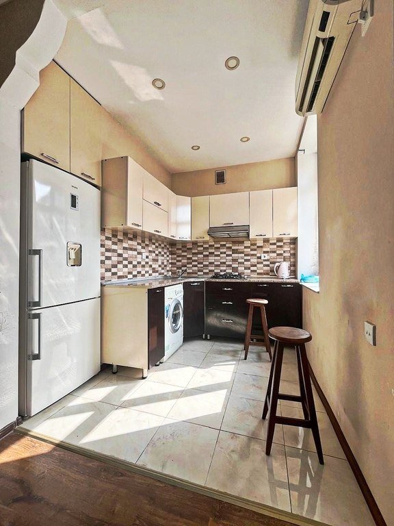 Satılır 2 otaqlı köhnə tikili, 50 m², Qara Qarayev m.-9