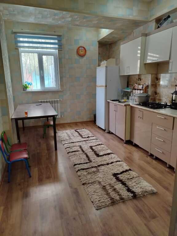 Kirayə verilir 2 otaqlı köhnə tikili, 70 m², Massiv D-7