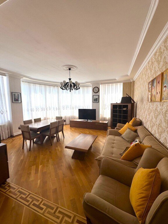Satılır 3 otaqlı yeni tikili, 156 m², Elmlər Akademiyası m.-1