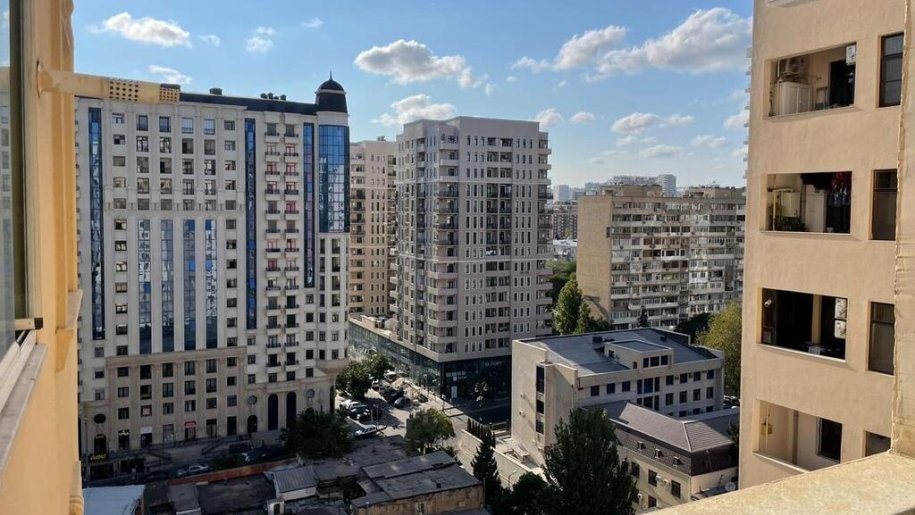 Satılır 3 otaqlı yeni tikili, 160 m², 28 May m.-18