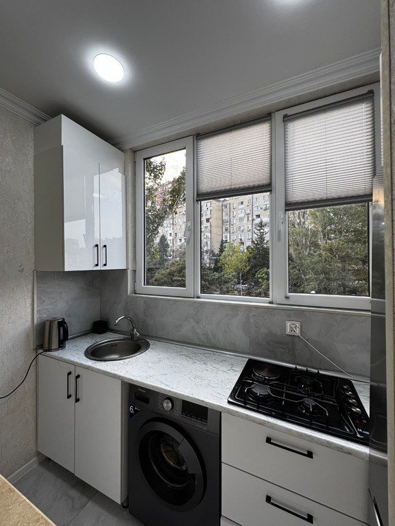 Satılır 2 otaqlı köhnə tikili, 55 m², Memar Əcəmi m.-3
