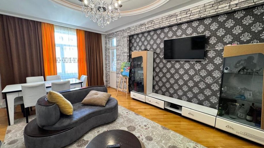Satılır 3 otaqlı yeni tikili, 115 m², Azadlıq Prospekti m.-1