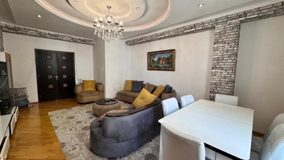 Satılır 3 otaqlı yeni tikili, 115 m², Azadlıq Prospekti m.-2