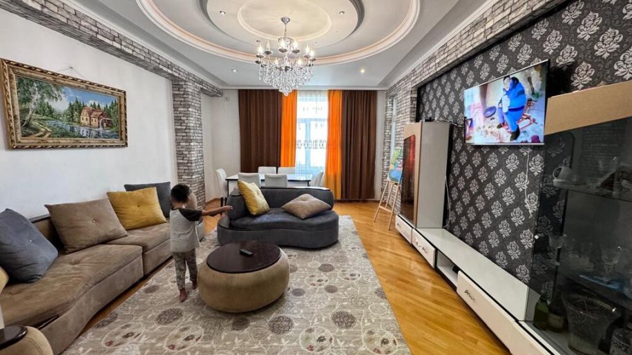 Satılır 3 otaqlı yeni tikili, 115 m², Azadlıq Prospekti m.-4