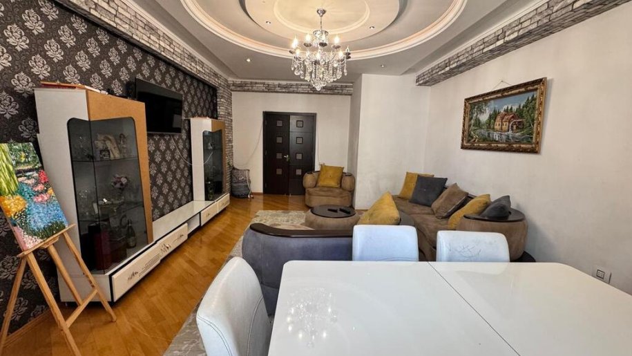 Satılır 3 otaqlı yeni tikili, 115 m², Azadlıq Prospekti m.-6