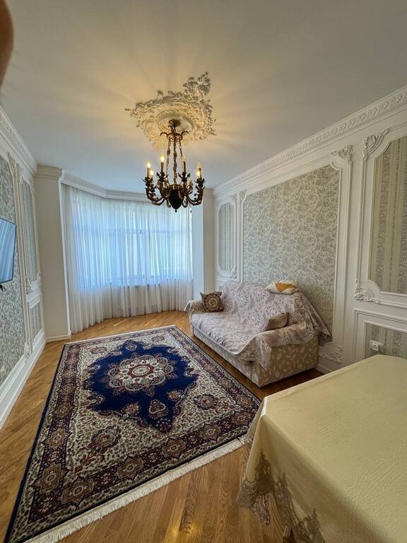 Satılır 4 otaqlı yeni tikili, 210 m², Elmlər Akademiyası m.-5