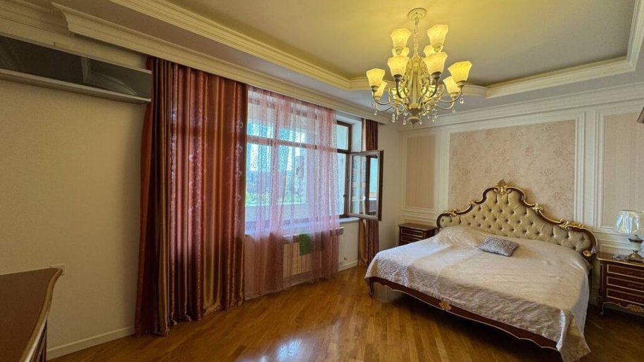 Satılır 4 otaqlı yeni tikili, 210 m², Elmlər Akademiyası m.-8