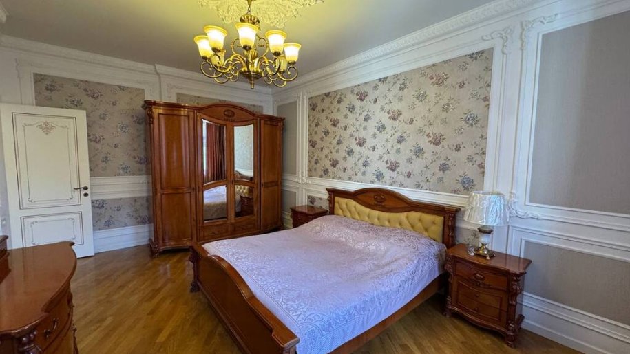 Satılır 4 otaqlı yeni tikili, 210 m², Elmlər Akademiyası m.-11