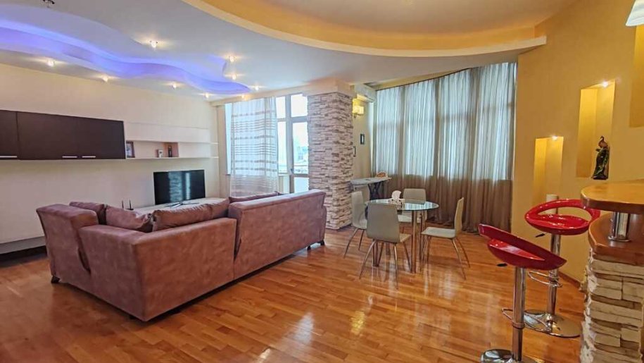 Satılır 3 otaqlı yeni tikili, 120 m², 28 May m.-1