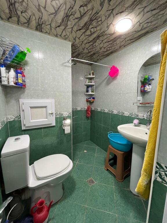 Satılır 2 otaqlı köhnə tikili, 60 m², İnşaatçılar m.-7