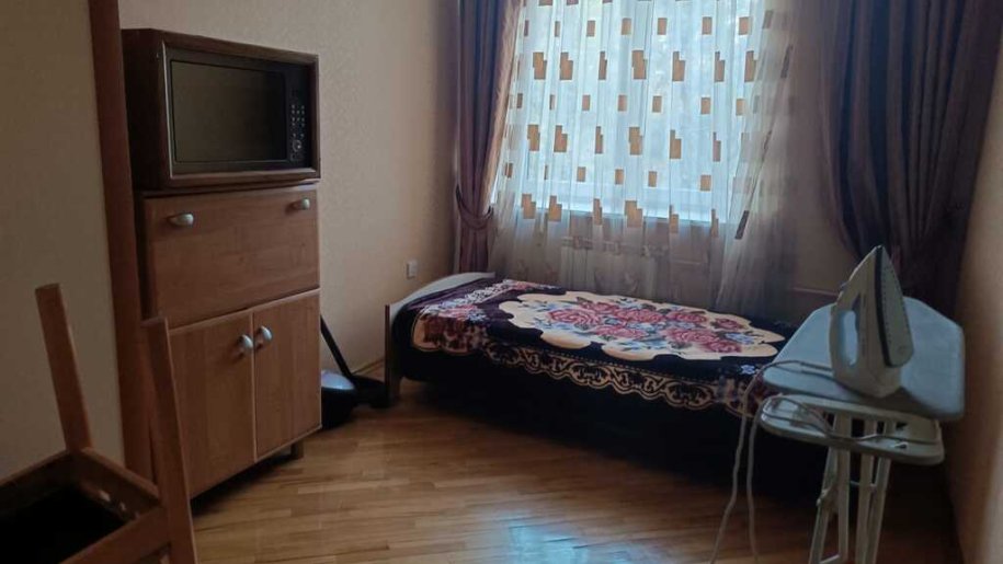 Satılır 4 otaqlı köhnə tikili, 100 m², Elmlər Akademiyası m.-7