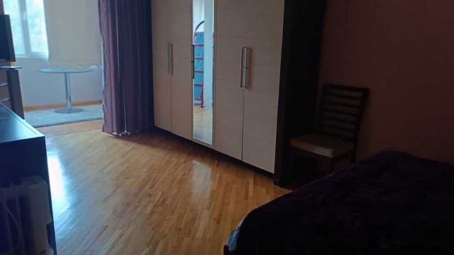 Satılır 4 otaqlı köhnə tikili, 100 m², Elmlər Akademiyası m.-9