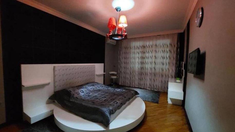 Kirayə verilir 3 otaqlı yeni tikili, 141 m², 8 noyabr-1