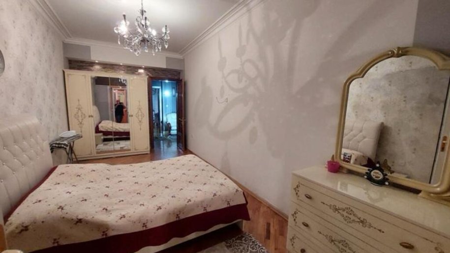 Kirayə verilir 3 otaqlı yeni tikili, 141 m², 8 noyabr-8