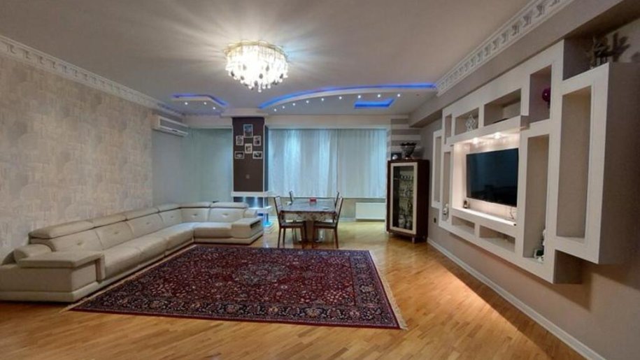 Kirayə verilir 3 otaqlı yeni tikili, 141 m², 8 noyabr-15