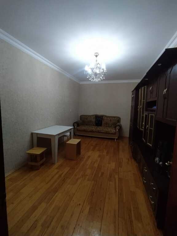 Satılır 2 otaqlı köhnə tikili, 52 m², Massiv D-7