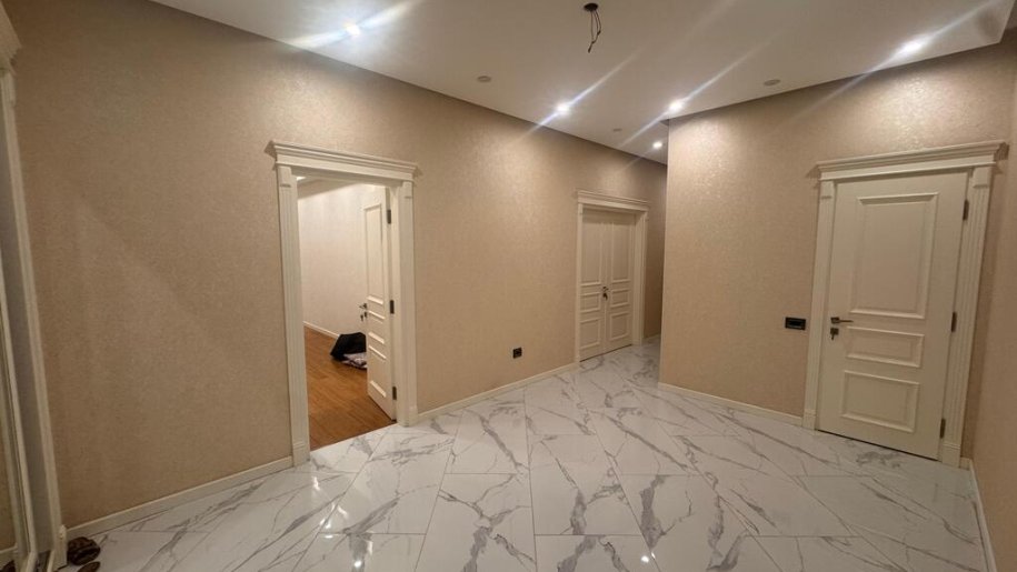 Satılır 4 otaqlı yeni tikili, 194 m², Nizami m.-12