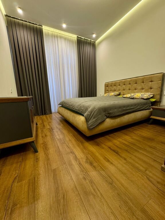 Kirayə verilir 3 otaqlı yeni tikili, 90 m², 28 May m.-5