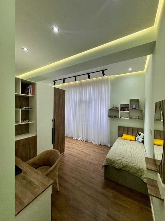 Kirayə verilir 3 otaqlı yeni tikili, 90 m², 28 May m.-10