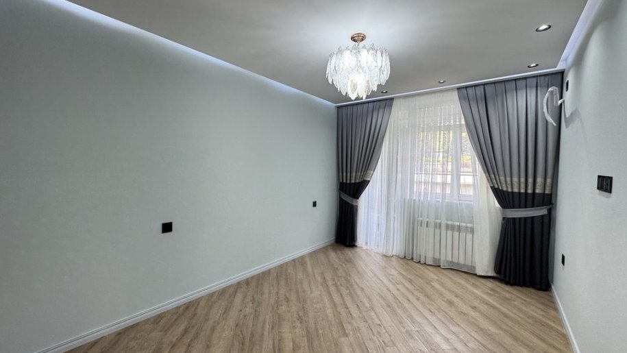 Satılır 4 otaqlı köhnə tikili, 110 m², Həzi Aslanov m.-8