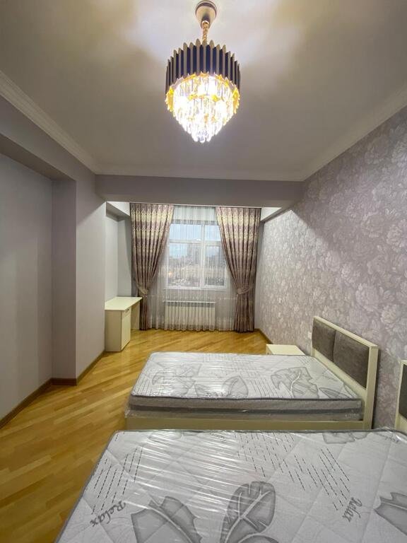 Kirayə verilir 3 otaqlı yeni tikili, 145 m², Elmlər Akademiyası m.-3