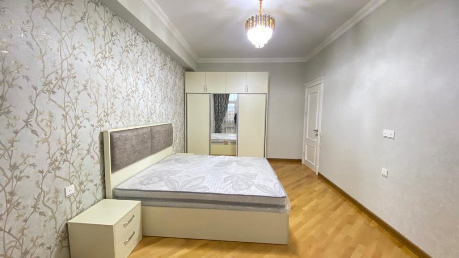 Kirayə verilir 3 otaqlı yeni tikili, 145 m², Elmlər Akademiyası m.-8