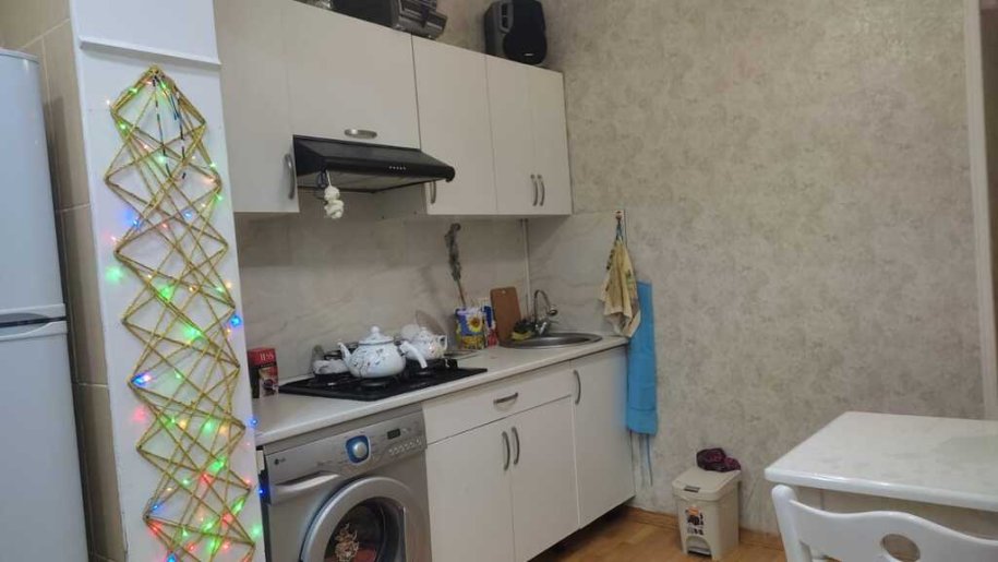 Kirayə verilir 2 otaqlı köhnə tikili, 70 m², İnşaatçılar m.-1