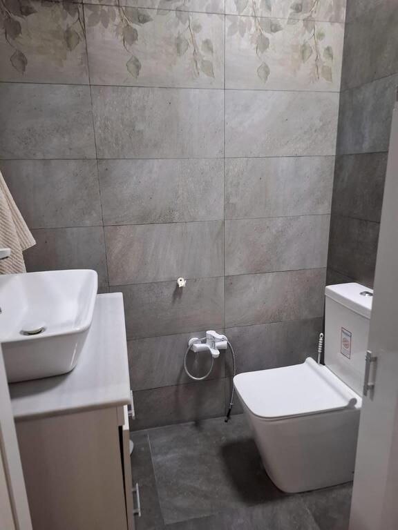 Satılır 3 otaqlı yeni tikili, 135 m², Memar Əcəmi m.-26