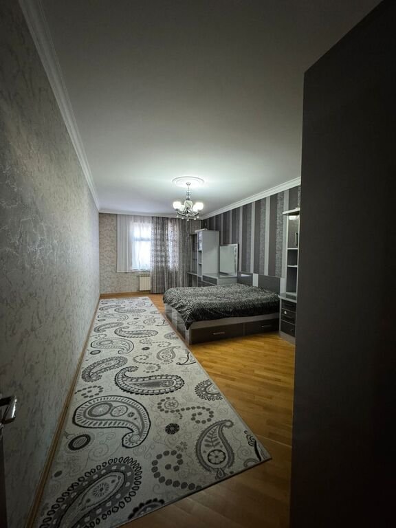 Kirayə verilir 4 otaqlı yeni tikili, 170 m², 8 noyabr-1