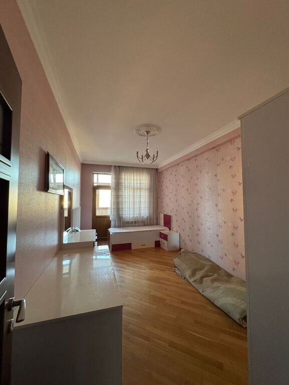 Kirayə verilir 4 otaqlı yeni tikili, 170 m², 8 noyabr-2
