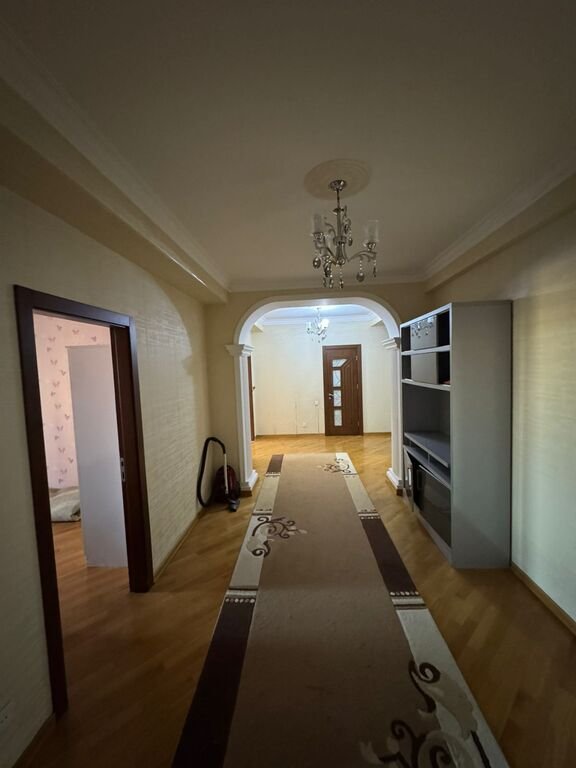 Kirayə verilir 4 otaqlı yeni tikili, 170 m², 8 noyabr-5