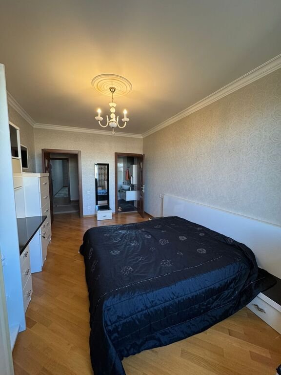 Kirayə verilir 4 otaqlı yeni tikili, 170 m², 8 noyabr-13