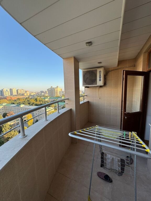 Kirayə verilir 4 otaqlı yeni tikili, 170 m², 8 noyabr-14