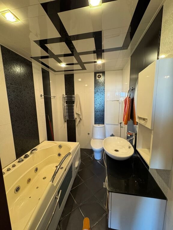 Kirayə verilir 4 otaqlı yeni tikili, 170 m², 8 noyabr-15