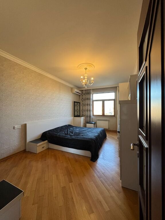 Kirayə verilir 4 otaqlı yeni tikili, 170 m², 8 noyabr-17