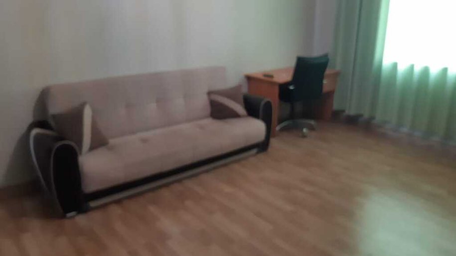 Kirayə verilir 2 otaqlı köhnə tikili, 70 m², Sahil m.-3