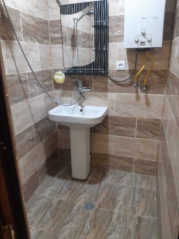 Kirayə verilir 2 otaqlı köhnə tikili, 70 m², Sahil m.-9