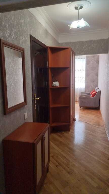 Kirayə verilir 2 otaqlı köhnə tikili, 70 m², Neftçilər m.-2