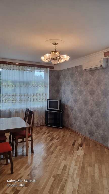 Kirayə verilir 2 otaqlı köhnə tikili, 70 m², Neftçilər m.-11