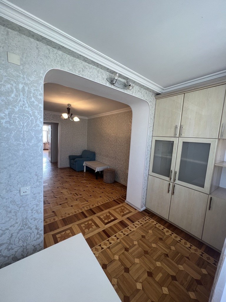 Kirayə verilir 3 otaqlı köhnə tikili, 80 m², Xətai m.-5