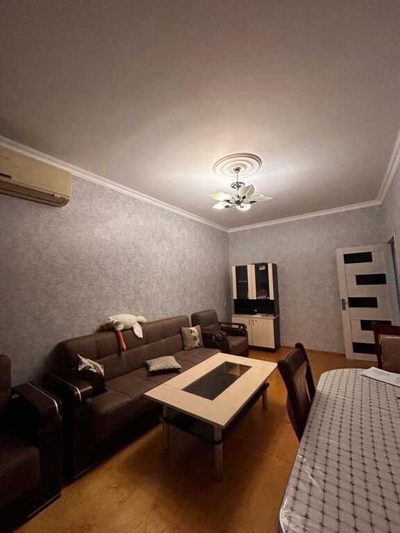 Kirayə verilir 3 otaqlı köhnə tikili, 60 m², Elmlər Akademiyası m.-3