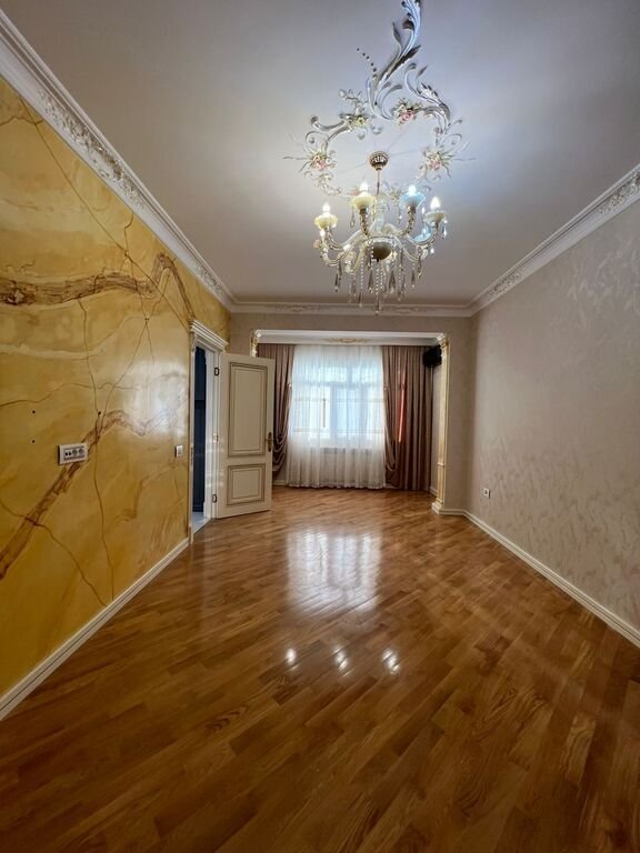 Satılır 3 otaqlı köhnə tikili, 60 m², Memar Əcəmi m.-1