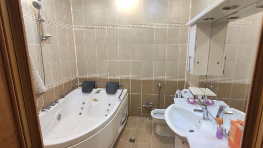 Kirayə verilir 3 otaqlı yeni tikili, 188 m², 28 May m.-10